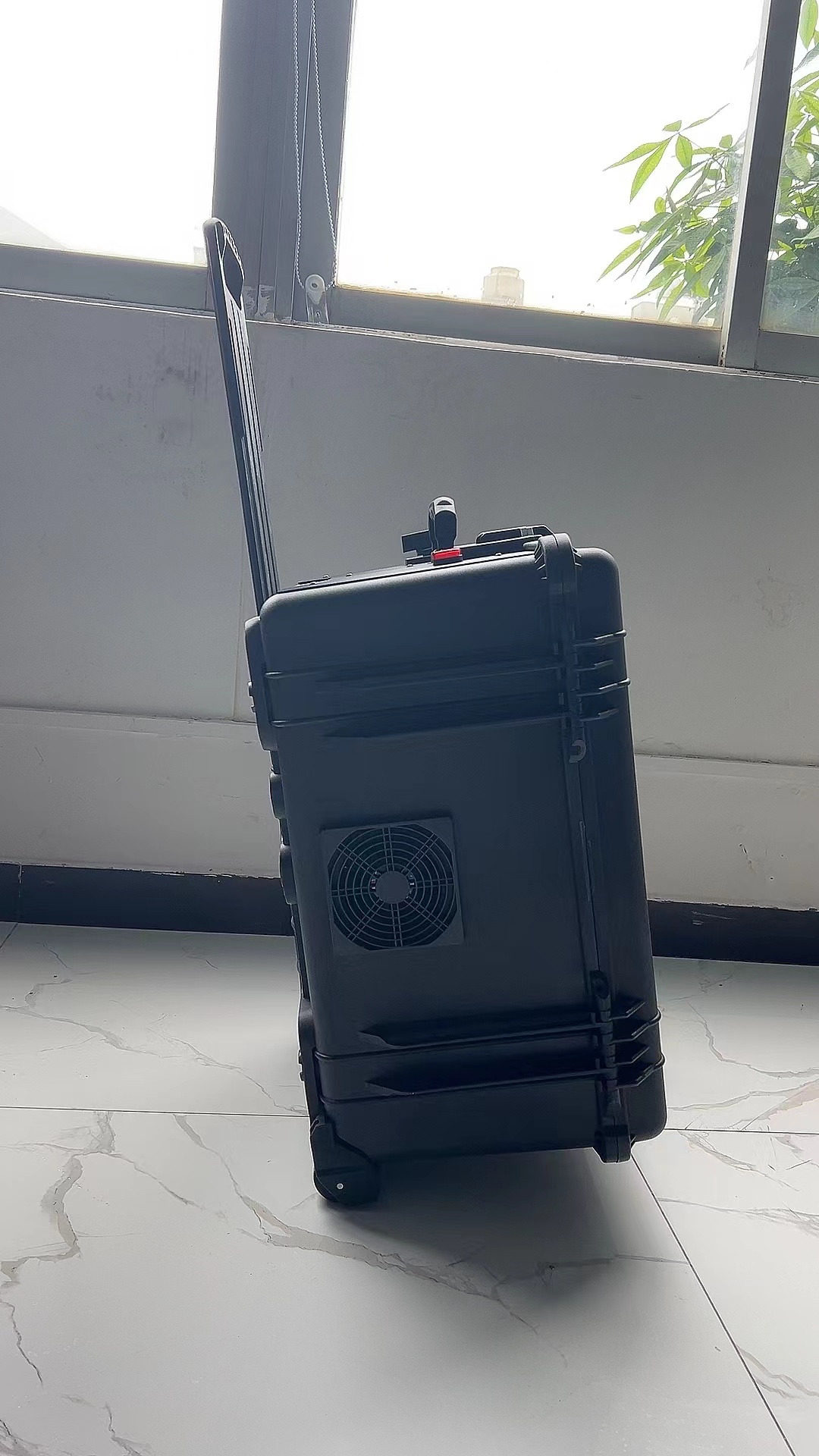 山阴手拉箱型移动通信干扰器